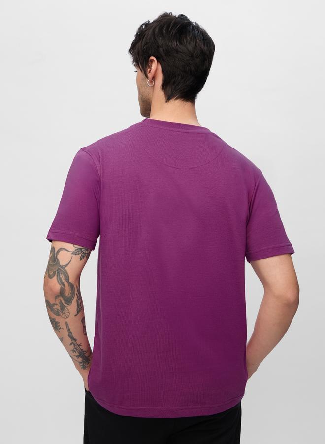 ذا سوليد ستور تيشيرت كاجوال بتفاصيل مُطرّزة - Image 4